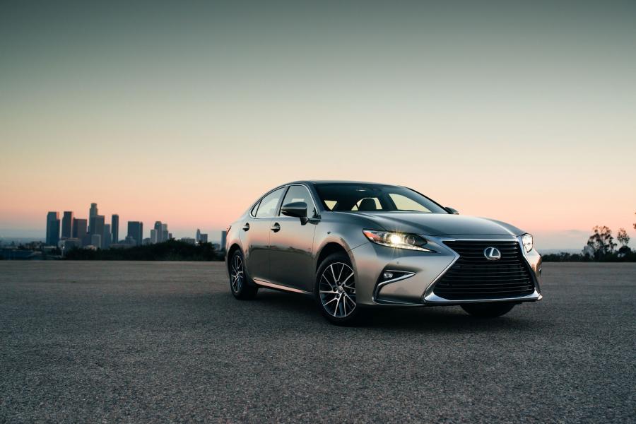  Lexus ES350 2016 года  (фото 1 из 11)